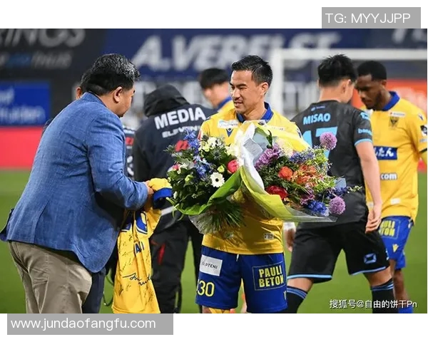 足球巨星慷慨送福利助力慈善事业无私奉献感动球迷